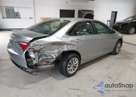 2016 Toyota Camry Le z USA, uszkodzony, nr VIN 4T1BF1FK4GU251026